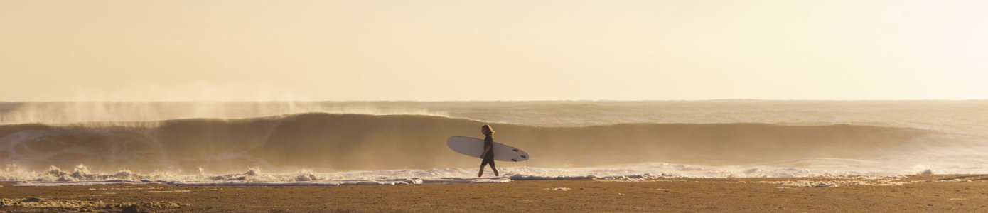 1-iPhone-5-Wallpaper-Panorama-surfer.jpg