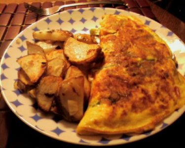 Omelet And Potatoes.jpeg
