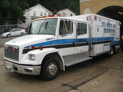 St._Croix_EMS_Rescue_Ambulance_5185.jpg