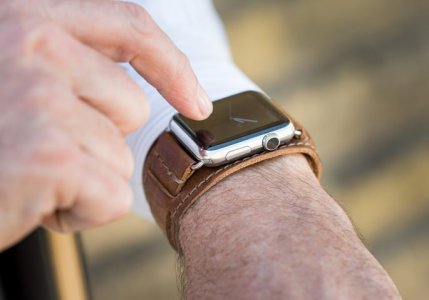 limited-edition-leather-band-for-apple-watch_2.jpg