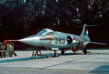 F104G_D8331_312sq_EHTW_15SEP1979_met_haaiebek_Capt._Hans_van_de_Werf_modelbrouwers.jpg