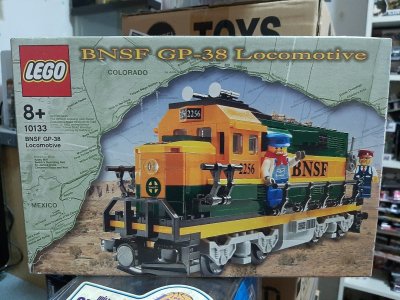 lego_10133_train_bnsf_gp38_loc_1626689421_955ddf78.jpg